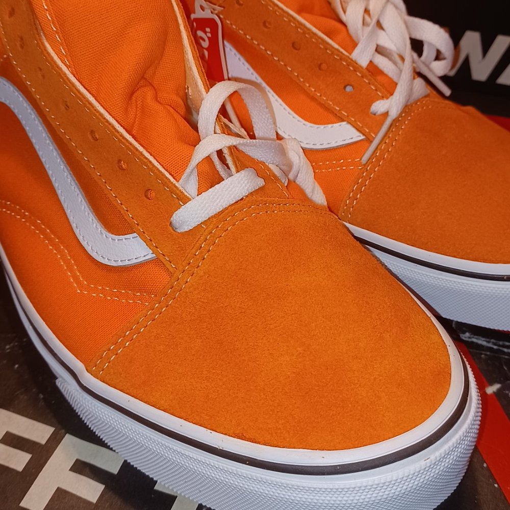 Vans Men's 9/Women's 10.5 Old Skool Orange Tiger/True White Suede VN0A5KRFAVM - Picture 5 of 12